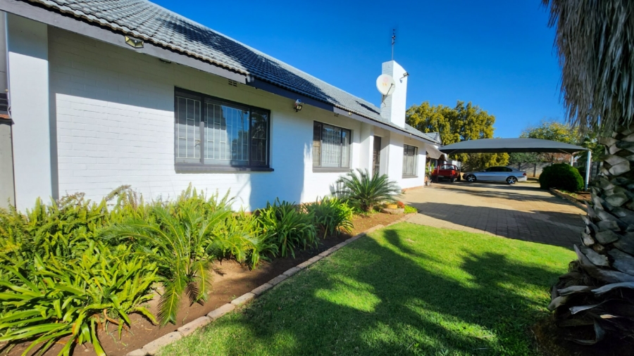 2 Bedroom Property for Sale in Meiringspark North West